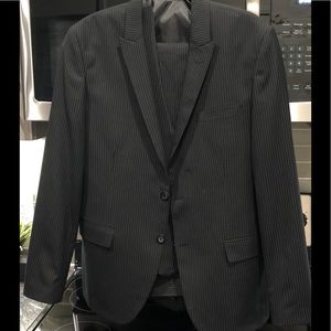 Men’s Slim Fit Pinstripe Suit